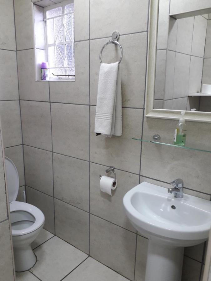 Protea Park Self Catering Guesthouse Rustenburg Exterior photo