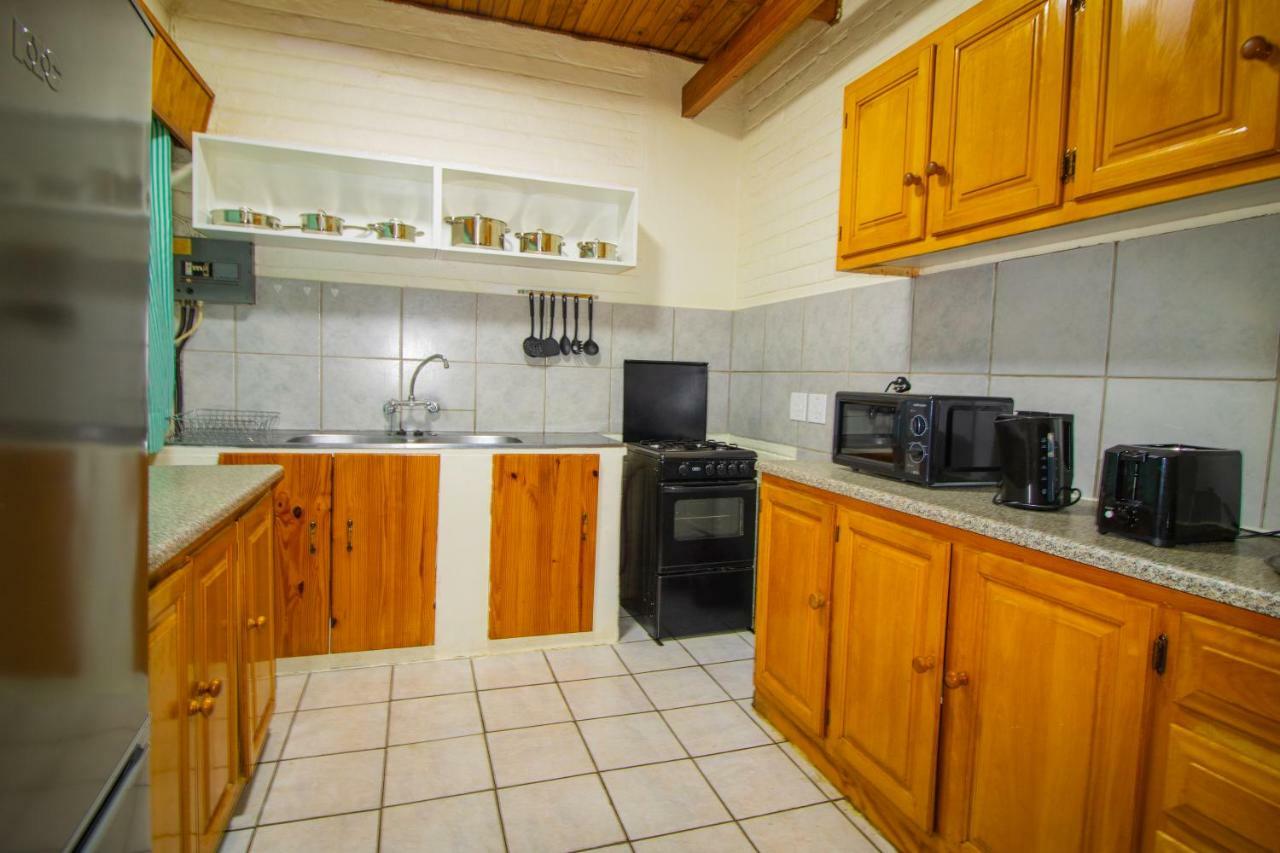 Protea Park Self Catering Guesthouse Rustenburg Exterior photo